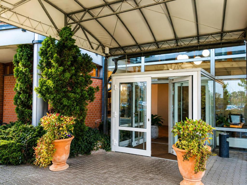 Hotel Exterior
